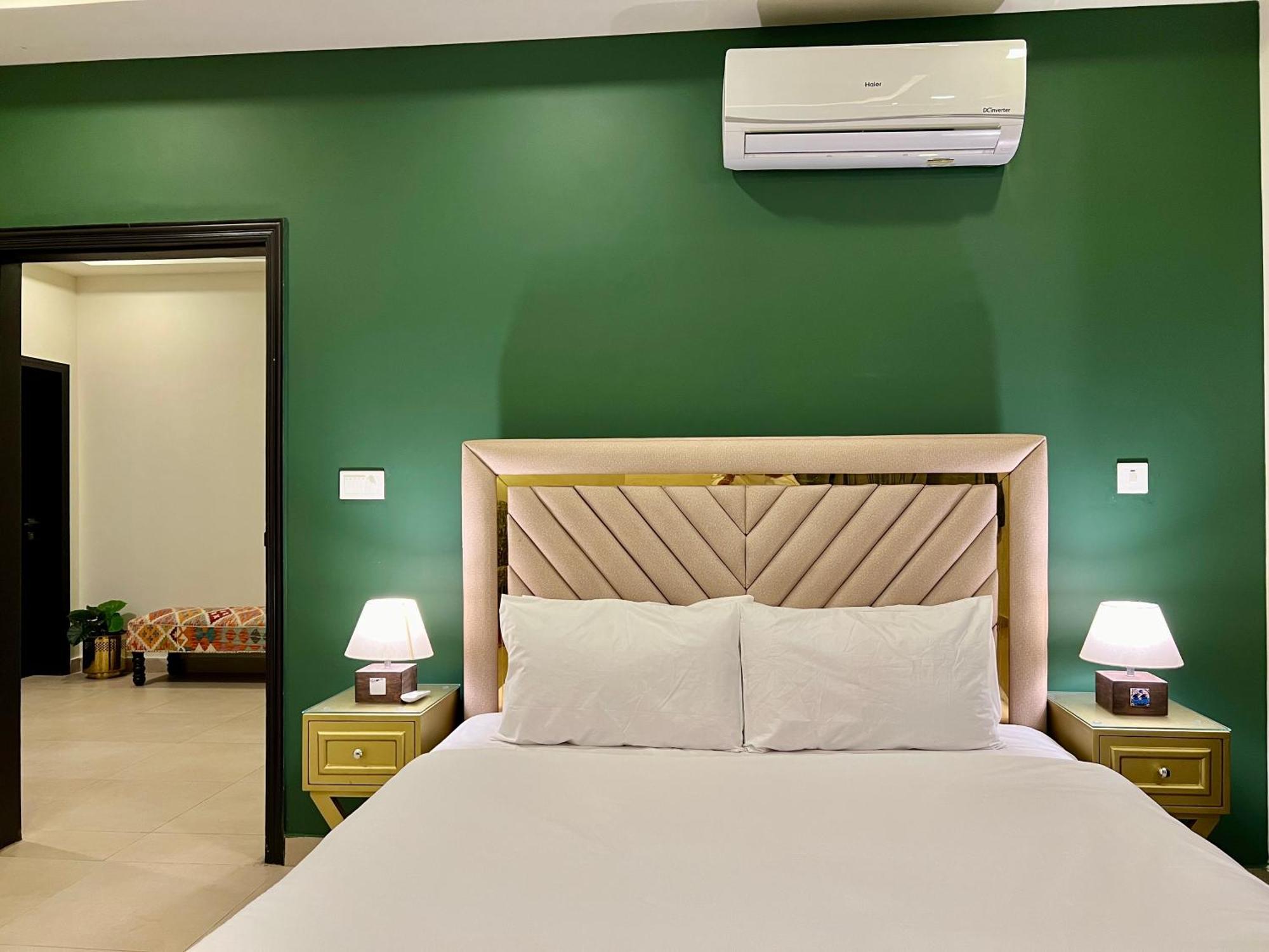 Serenity Corner 4 Bhk Islamabad Bagian luar foto