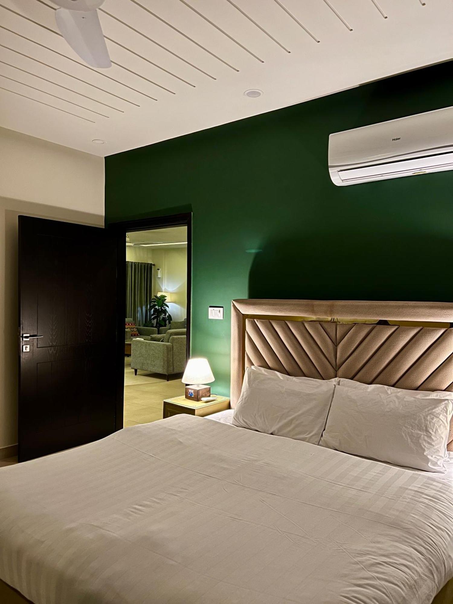 Serenity Corner 4 Bhk Islamabad Bagian luar foto
