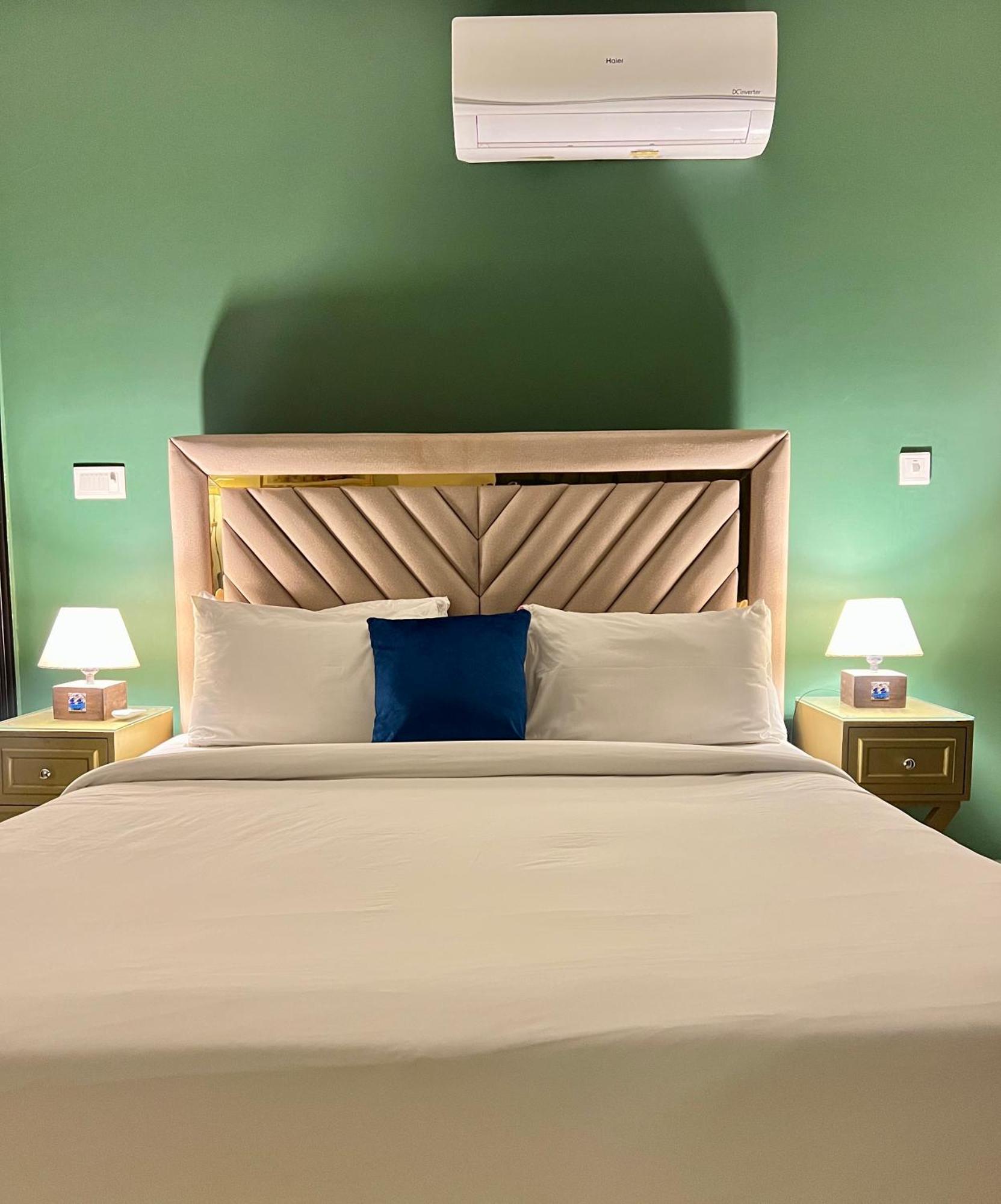 Serenity Corner 4 Bhk Islamabad Bagian luar foto