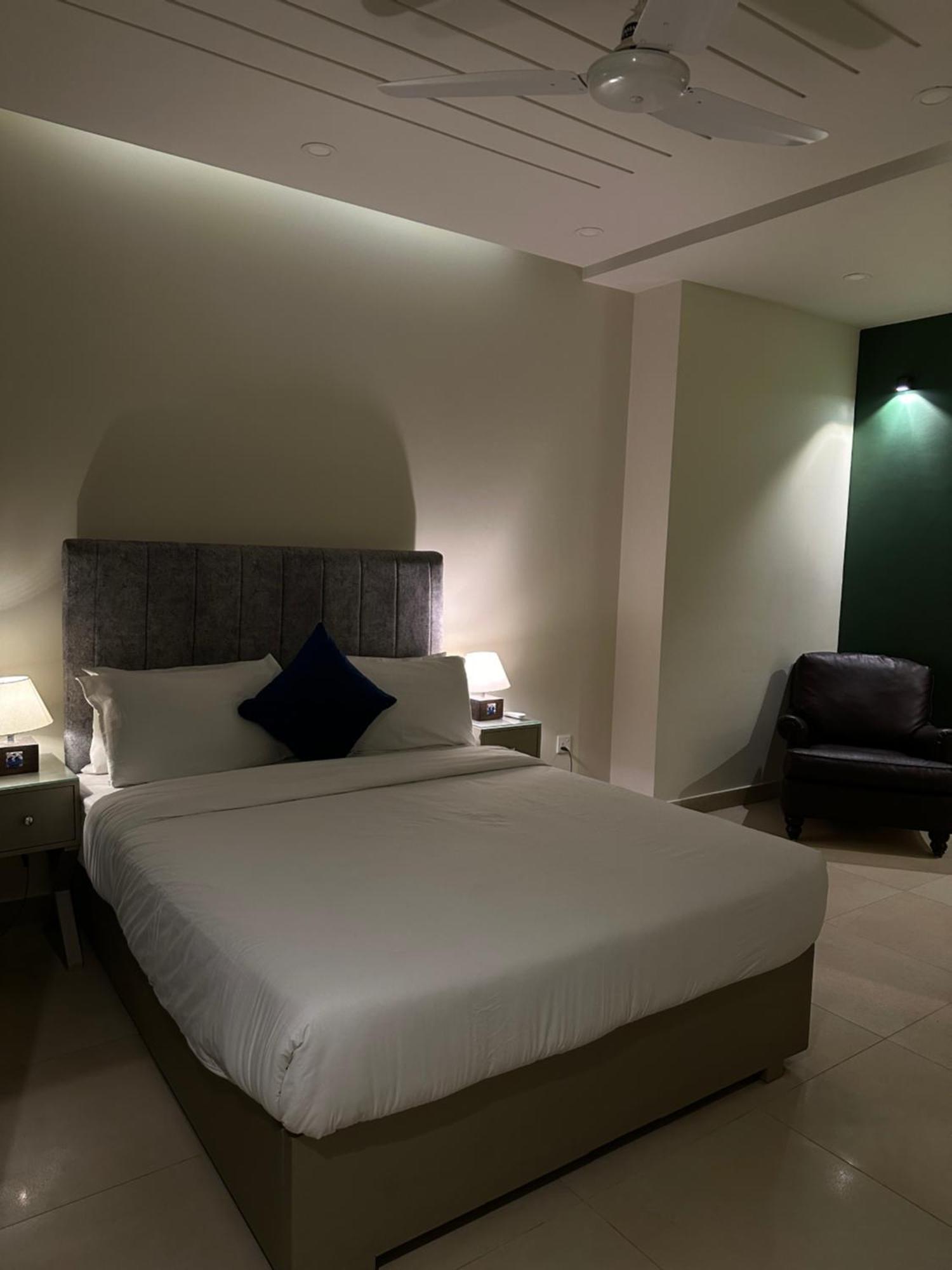 Serenity Corner 4 Bhk Islamabad Bagian luar foto
